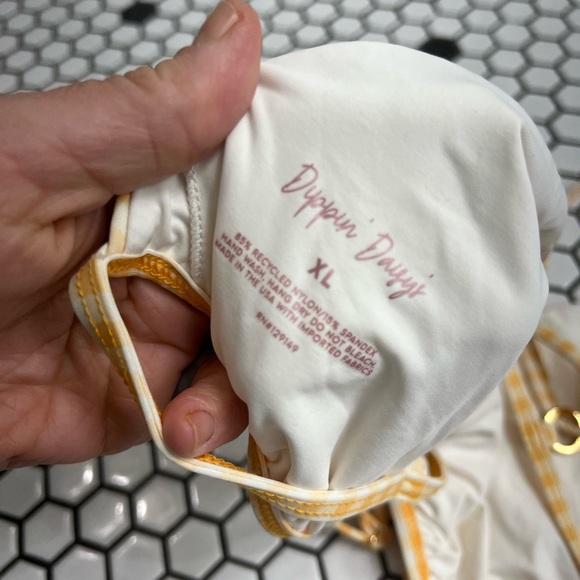 NWT dippin daisys bikini top size XL - Picture 3 of 5